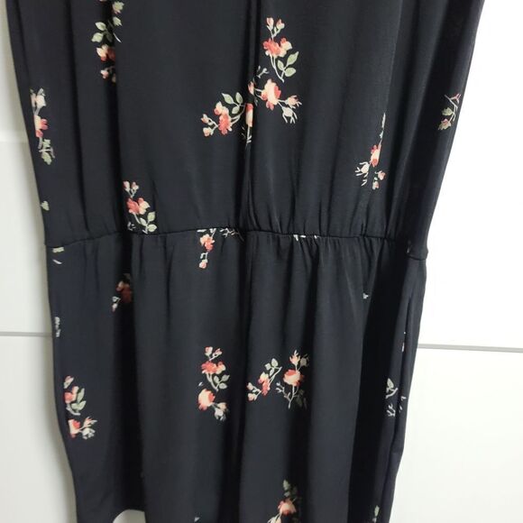 Bcbgeneration fainting flowers overlapping romper - Picture 7 of 11